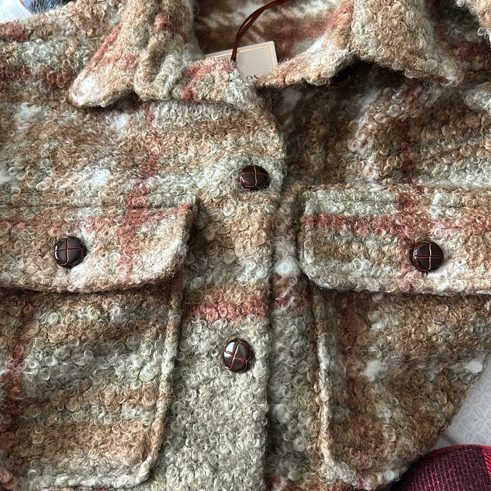 AUTRES FILLES SHACKET TOP NWT - Picture 6 of 6